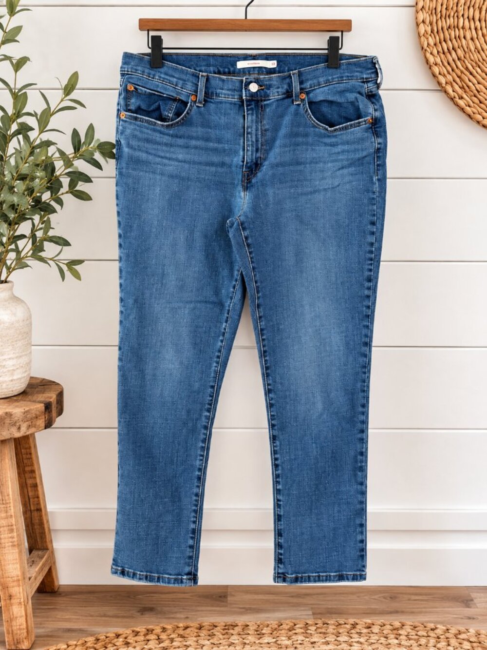 Levi’s Boyfriend Jeans Women’s 33 Blue Stretch Denim Cropped 26” Inseam